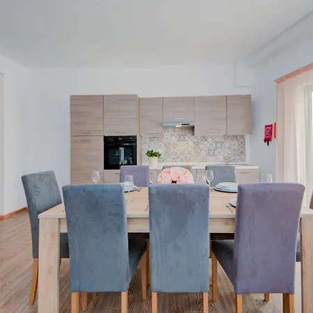 Exclusive 4-bedroom And Penthouse With Jacuzzi 公寓 *