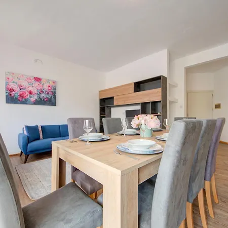 Exclusive 4-bedroom And Penthouse With Jacuzzi *