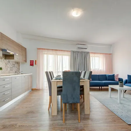 Exclusive 4-bedroom And Penthouse With Jacuzzi 斯利马