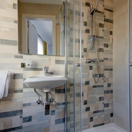 公寓 Exclusive 4-bedroom And Penthouse With Jacuzzi 斯利马