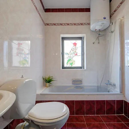 Exclusive 4-bedroom And Penthouse With Jacuzzi *