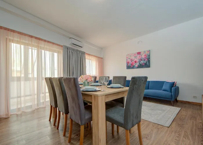 Exclusive 4-bedroom And Penthouse With Jacuzzi *