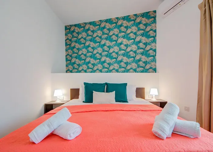 Exclusive 4-bedroom And Penthouse With Jacuzzi Sliema