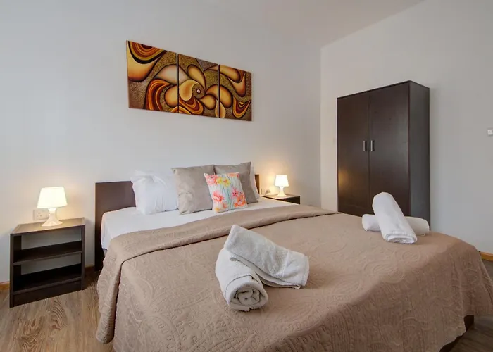 Exclusive 4-bedroom And Penthouse With Jacuzzi Apartamento Sliema