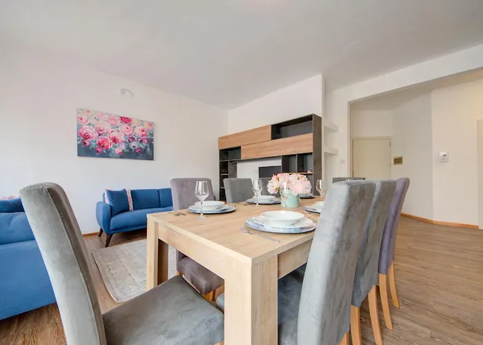 Exclusive 4-bedroom And Penthouse With Jacuzzi *