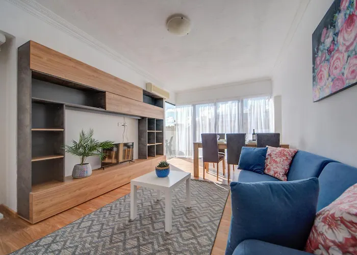 Exclusive 4-bedroom And Penthouse With Jacuzzi