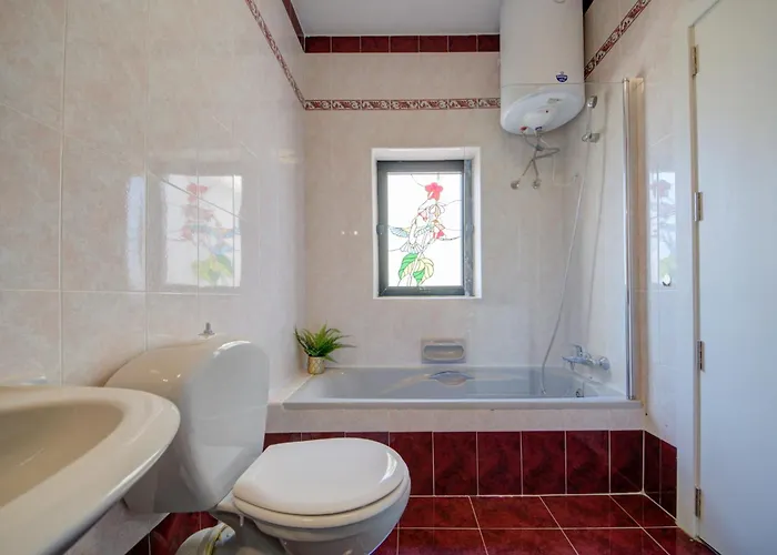 Exclusive 4-bedroom And Penthouse With Jacuzzi *